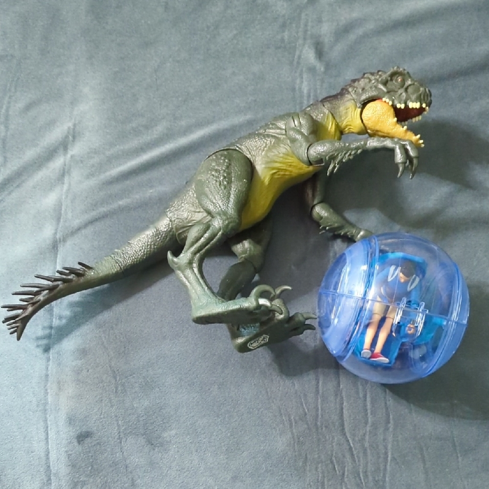 Jurassic World Camp Cretaceous Scorpios Rex with Gyrosphere